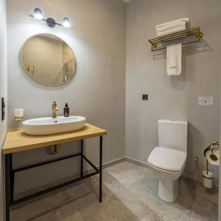 Self Check-in Maidan Area Apartment